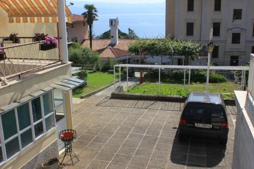 Apartments with a parking space Lovran, Opatija - 7808 in 洛夫蘭