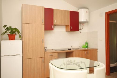 Apartments with a parking space Opatija - 7891 - image 2