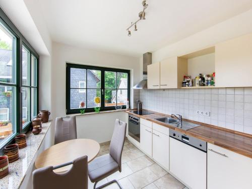 virtuve, Forest Escape with Terrace in Sachsenbrunn