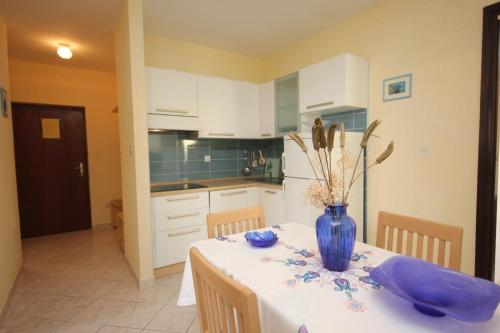 Apartments with a parking space Mali Losinj (Losinj) - 7939 - image 14