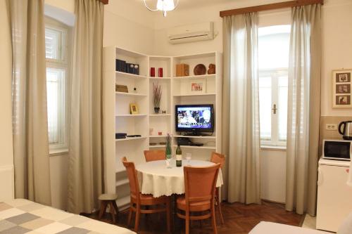Apartments by the sea Lovran, Opatija - 7856