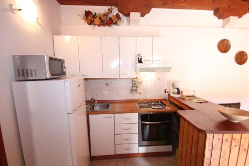 Apartments with a parking space Veli Losinj Losinj - 8029 - image 12