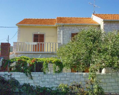  Apartments by the sea Postira, Brac - 9241 in Postira