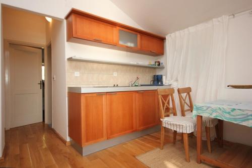 Family friendly seaside apartments Moscenicka Draga Opatija - 9242 - image 14