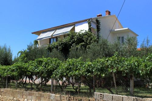  Apartments with a parking space Trogir - 9209 in Trogir
