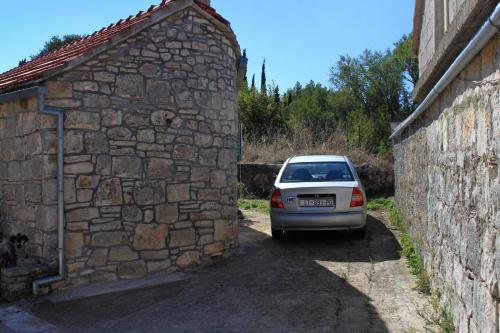 Apartments with a parking space Zrnovo, Korcula - 9239