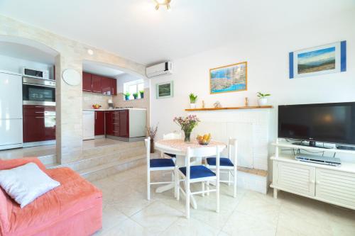 Seaside house for families with children Cove Stratincica Korcula - 9265 - image 7