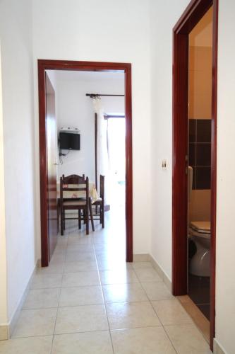 One-Bedroom Apartment with Terrace and Sea View image 1
