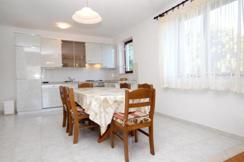 Apartments by the sea Tri Zala Korcula - 9237 - image 4