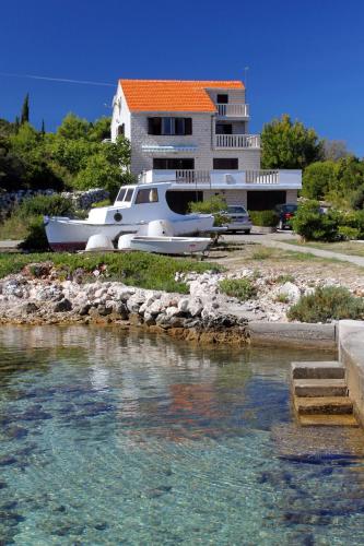  Apartments by the sea Kneza, Korcula - 9185 in Račišće