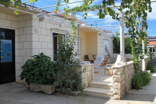 Apartments by the sea Lumbarda, Korcula - 9263 in Lumbarda