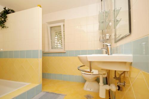 Apartments and rooms by the sea Korcula - 9267 - image 13