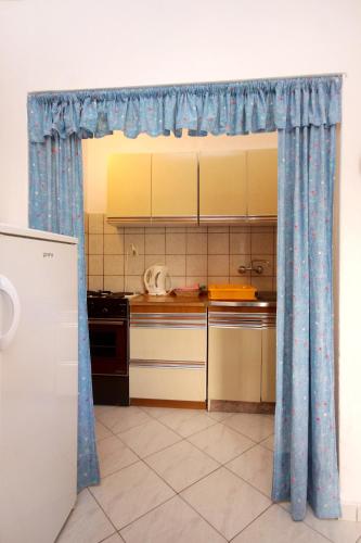 Apartments by the sea Brna Korcula - 9275 - image 12