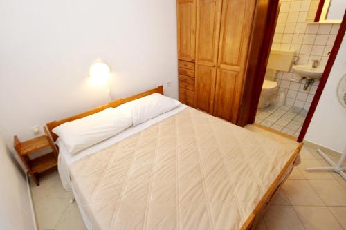 Apartments by the sea Cove Vrbovica bay - Vrbovica (Korcula) - 9225 - image 2