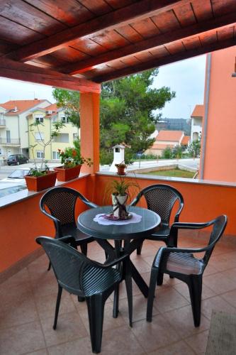 Apartments with a parking space Pula - 7664 - image 7