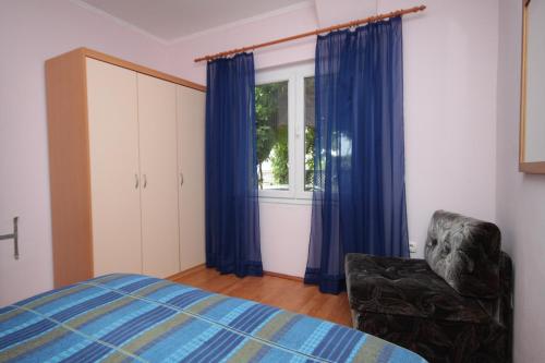 One-Bedroom Apartment with Terrace and Sea View image 8