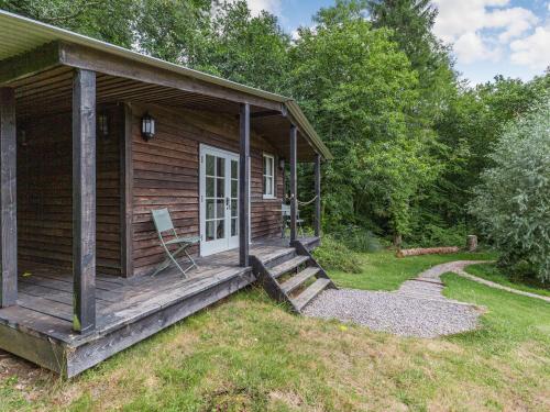 Lakeside Cabin - image 7