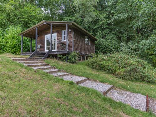 Lakeside Cabin - image 4