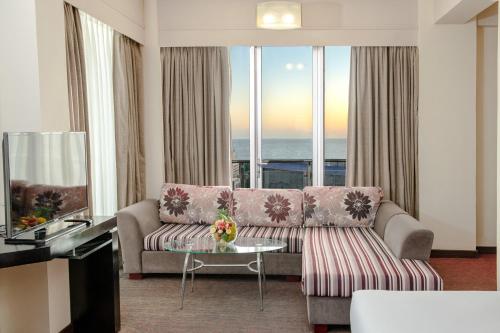 Facilities, Pearl Grand by Rathna in Colombo