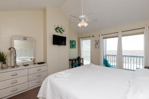 El Constante 223 by Padre Escapes - image 11