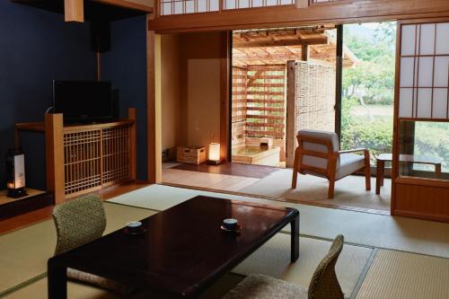 Japanese-Style Suite Room with Bed & Open Air Bath