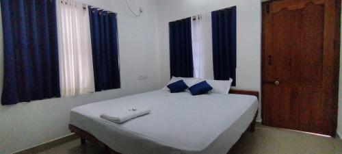 Deluxe Room image 5