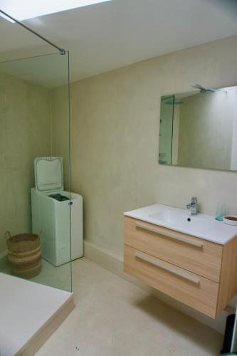 L'ATELIER - Piscine - Dans les vignes - Cassis L'ATELIER - Piscine - Dans les vignes - Cassis