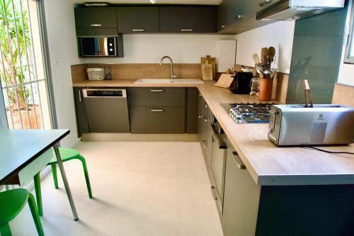 L'ATELIER - Piscine - Dans les vignes - Cassis L'ATELIER - Piscine - Dans les vignes - Cassis