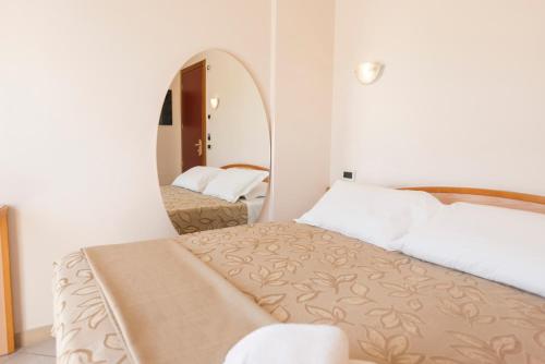 1 double bed