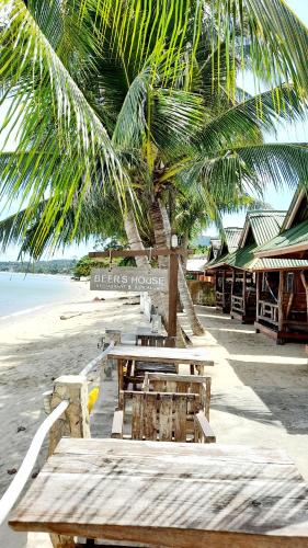Beerhouse Bungalows – Lamai Beach, UT
