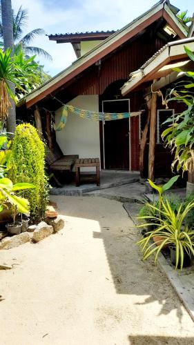 Beerhouse Bungalows – Lamai Beach, UT