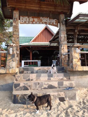 Beerhouse Bungalows – Lamai Beach, UT