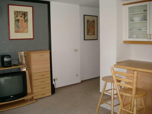 One-Bedroom Apartment image 8