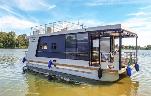 . 1 Bedroom Beach Front Ship In Havelsee Ot Kützkow