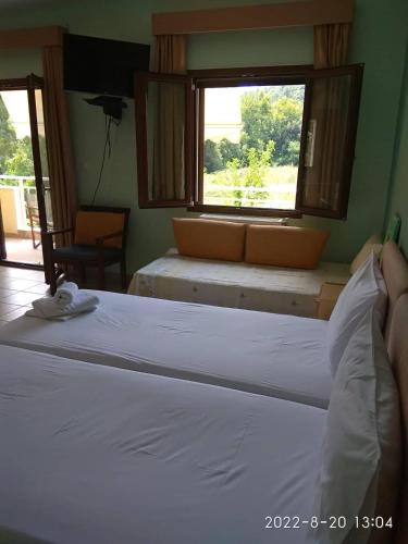 Roula Rooms 3