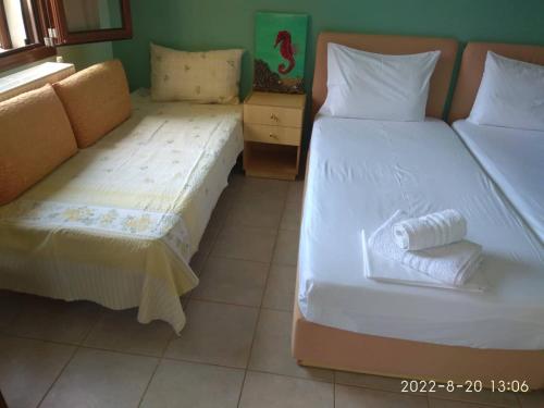 Roula Rooms 4