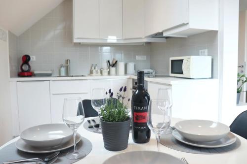Centrally located, with castle view and 2 parkings, Bled (foto 4)