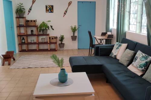 Maison dans le quartier historique de St Laurent Résidence Colibri (Maison dans le quartier historique de St Laurent Residence Colibri) in Saint-Laurent-du-Maroni