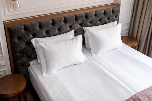 Deluxe Double Room image 10