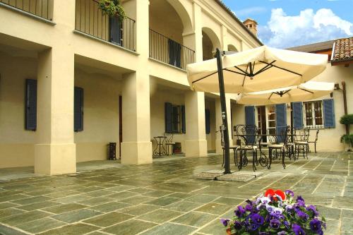 Vista exterior, Marcarini Agriturismo in Neviglie
