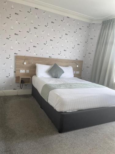1 queen bed