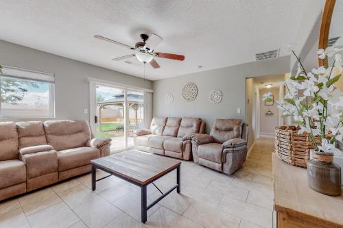 Comfortable 3-bedroom home with spacious backyard