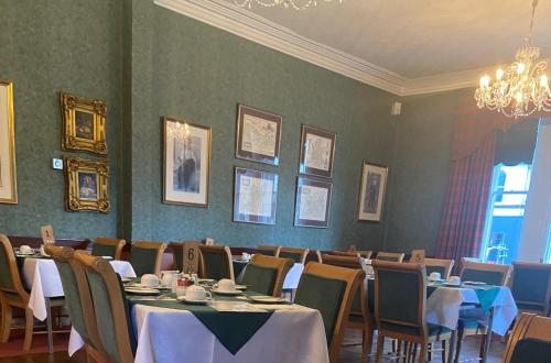 Їжа та напої, Lovat Arms Hotel in Болі