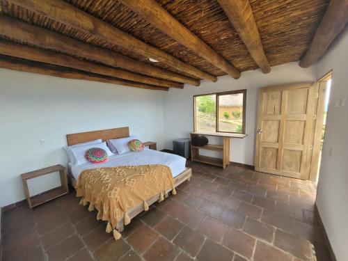 1 double bed, 2 twin beds