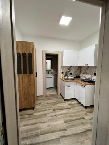 مطبخ, Prenociste kod Brana in Alvadžinica