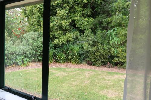 View, Cosy Nights - modern, self-contained with parking in Kerikeri