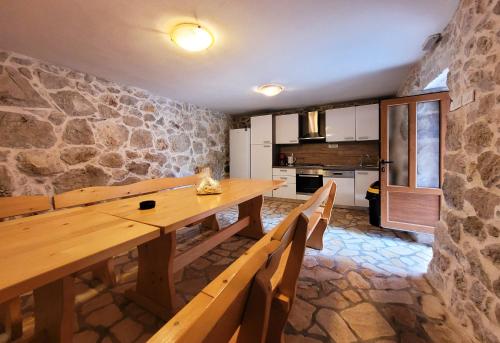Villa POQUITO, heated pool - Zagvozd, Makarska region in Rašćane
