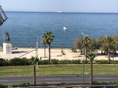 Finer Things Flisvos Beach Condo in Palaio Faliro