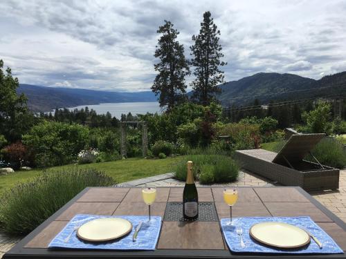 Lakeview gardens B&B - Accommodation - Peachland