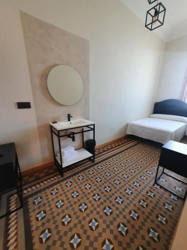 Hostal Lausanne - image 8